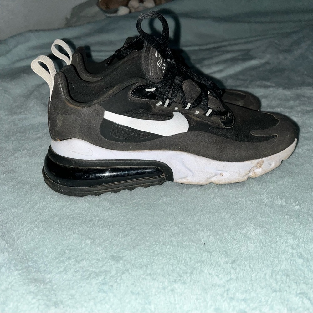 Only worn a few times